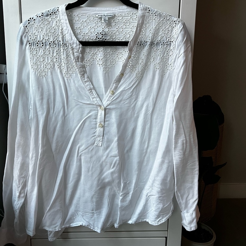 American Eagle Outfitters White Flowy Blouse - Large